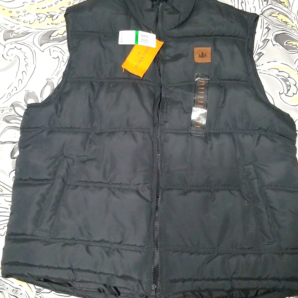 NEW. Field & Stream Vest